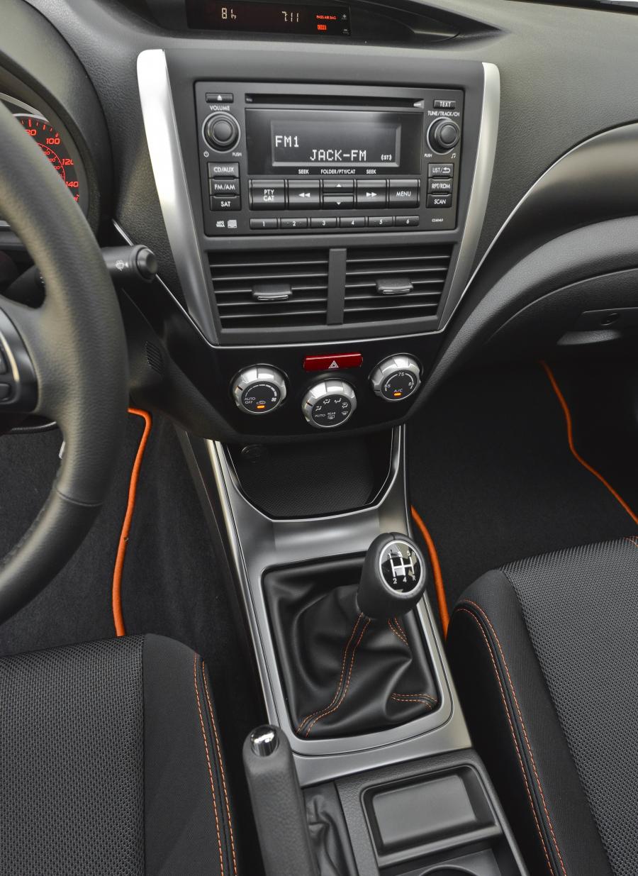  Subaru Impreza WRX 2013 года  (US) (фото 7 из 38)